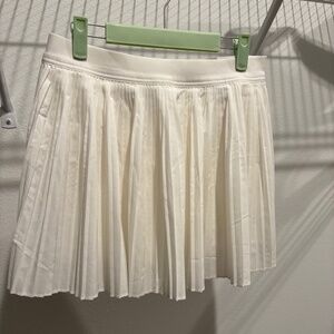 Extra High-Waisted StretchTech Micro-Pleated Skort, size Medium